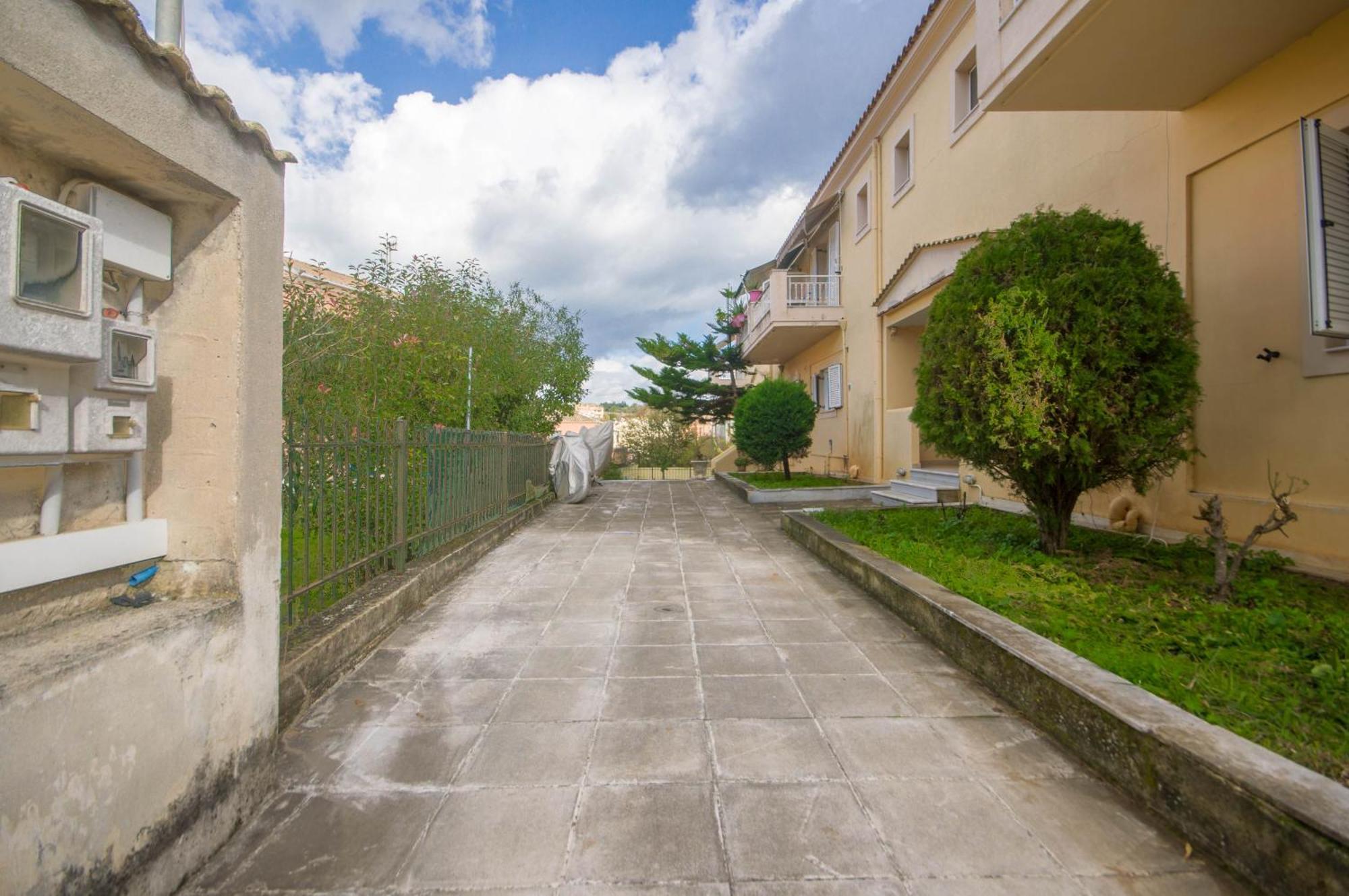 Διωροφη Μεζονετα-2Km Απο Το Κεντρο-Iliana House Apartman Alepú Kültér fotó