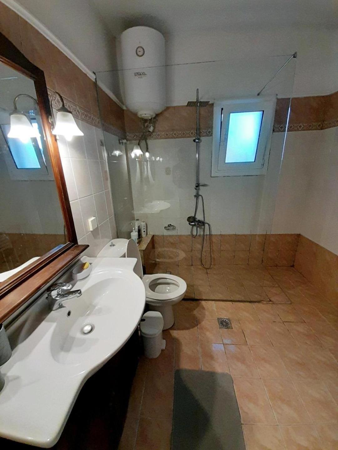 Διωροφη Μεζονετα-2Km Απο Το Κεντρο-Iliana House Apartman Alepú Kültér fotó